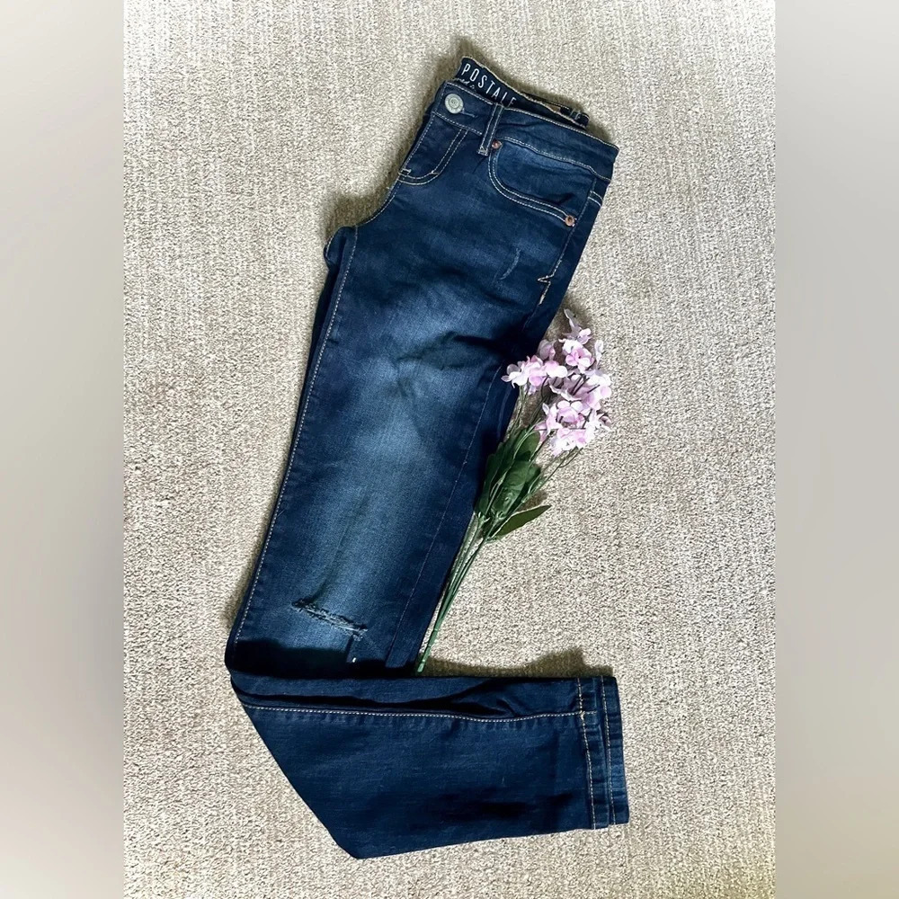 Aeropostale Knee Slit Dark Wash Jegging - Size 0